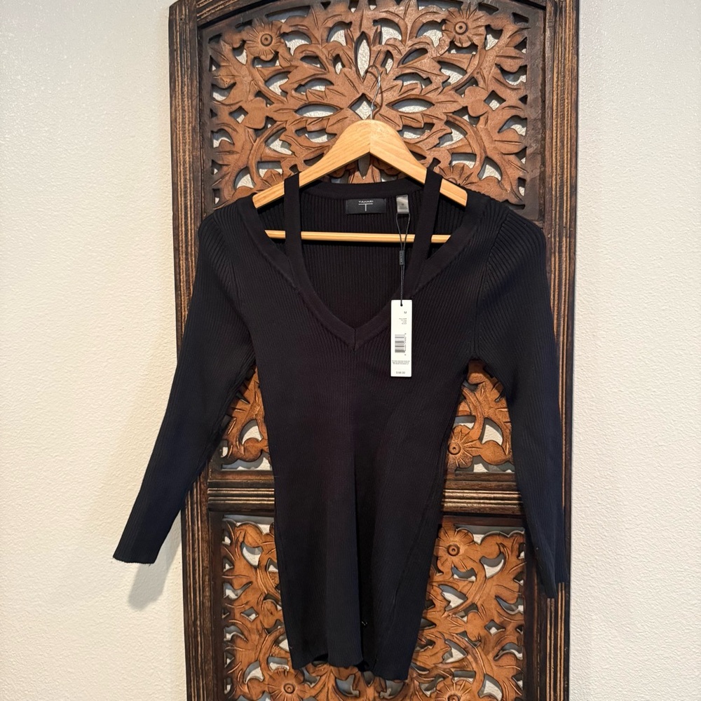 Tahari Black Ribbed V-Neck Tunic Top